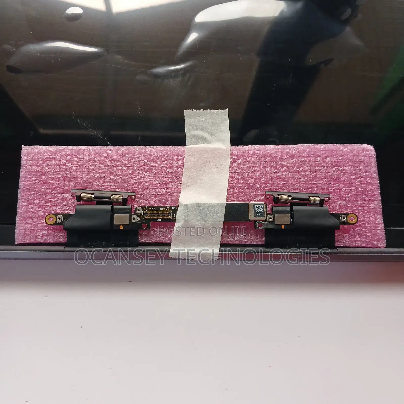 Original Apple A1990 Macbook Screen