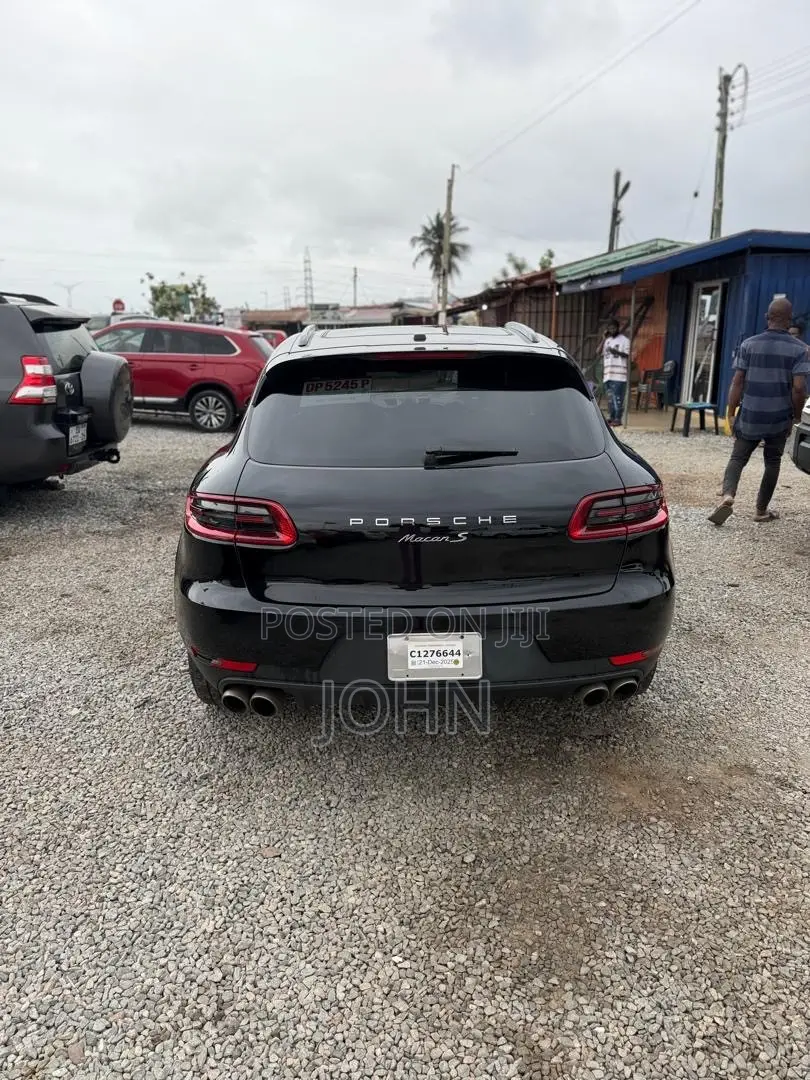 Porsche Macan Turbo 2016 Black