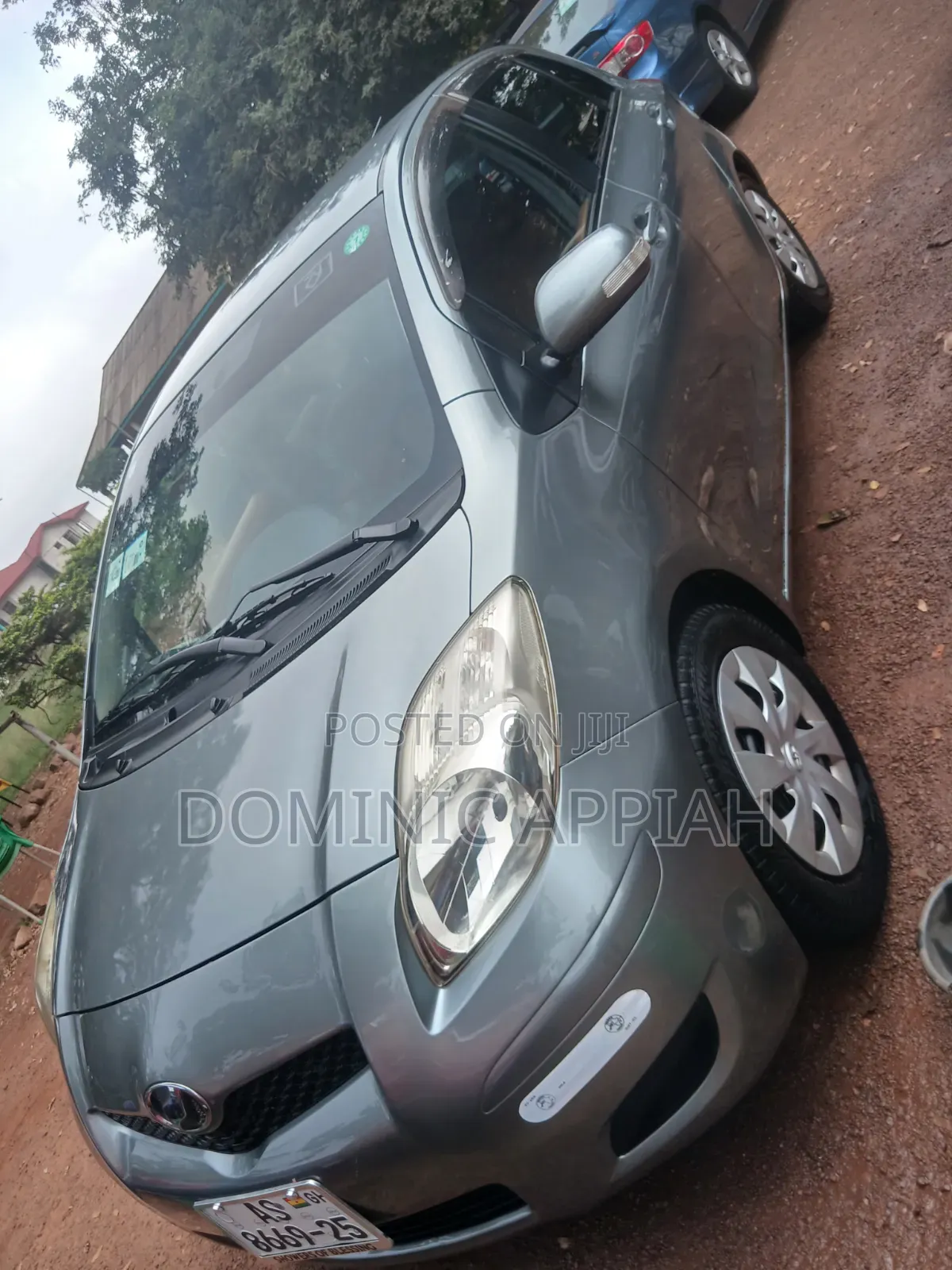 Toyota Vitz 1.3 AWD 5dr 2012 Gray