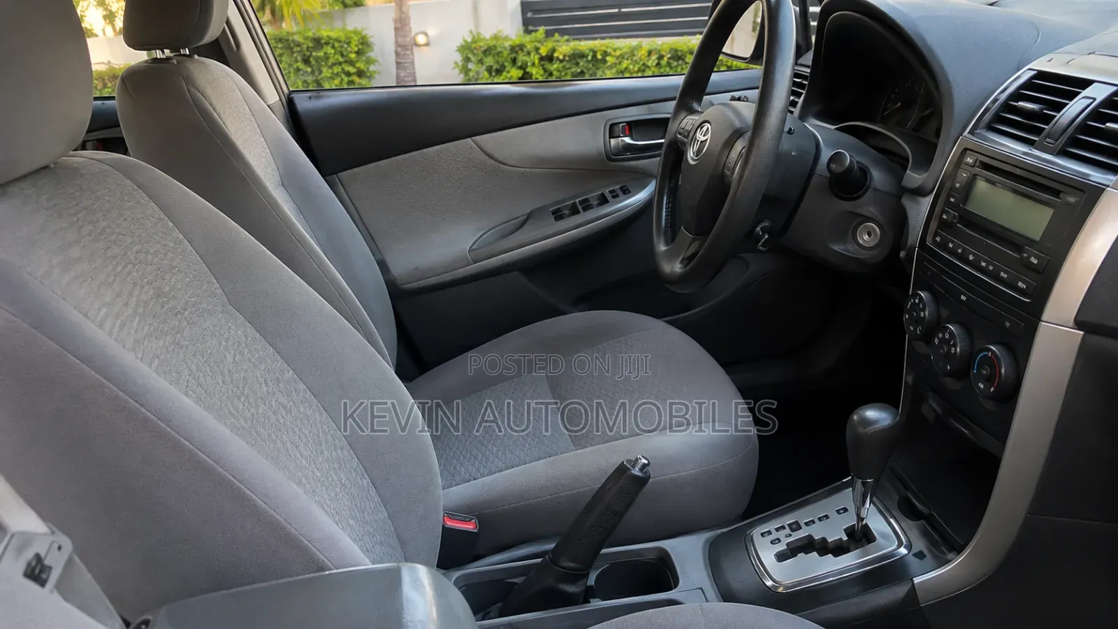 Toyota Corolla 2010 Silver
