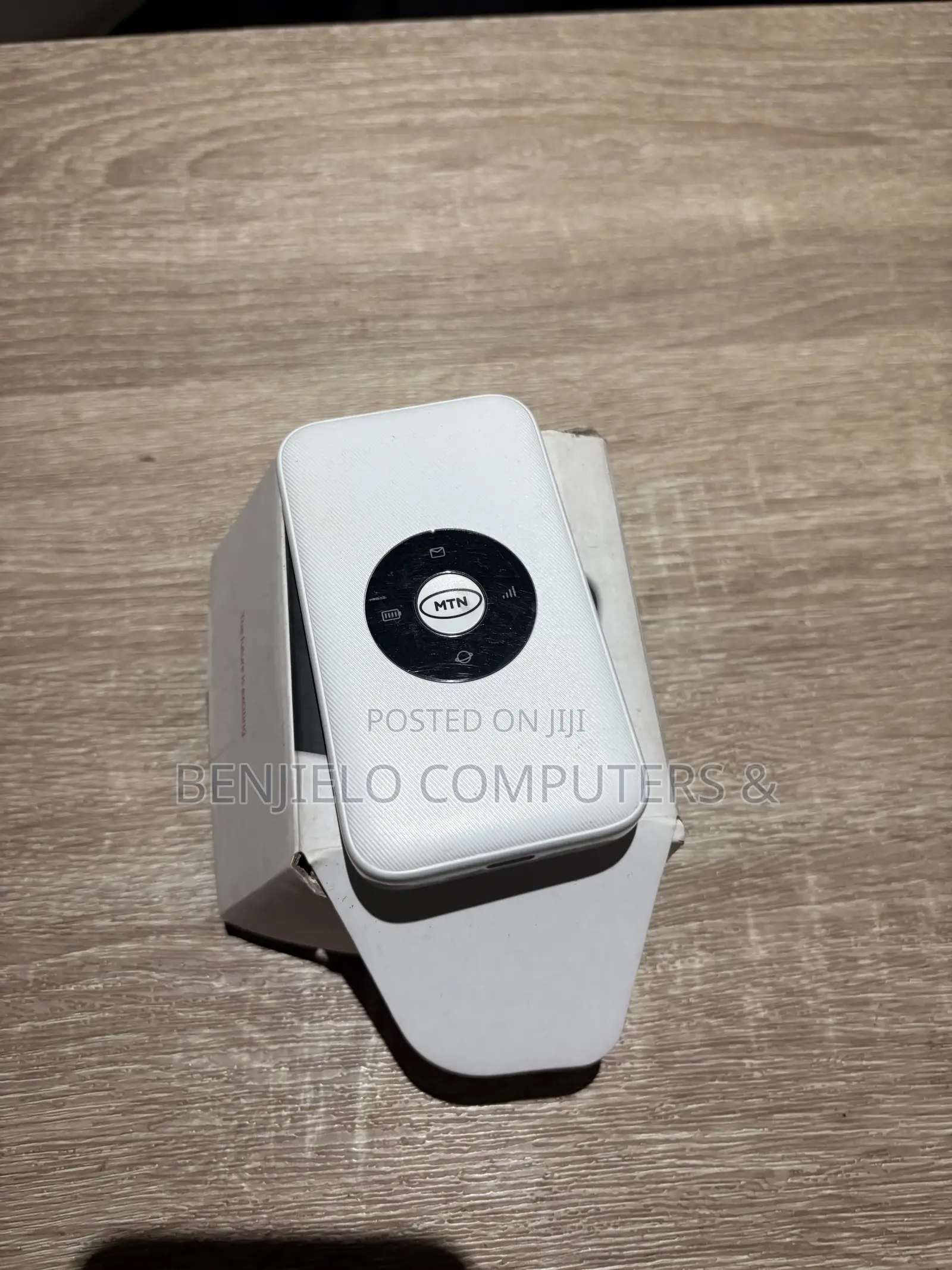 Universal Pocket MIFI. 2 Weeks Used