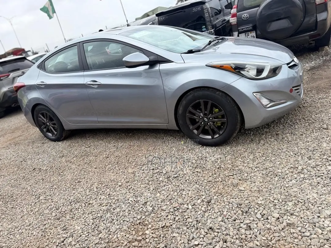 Hyundai Elantra SE Sedan FWD (1.8L 4cyl 6A) 2016 Gray
