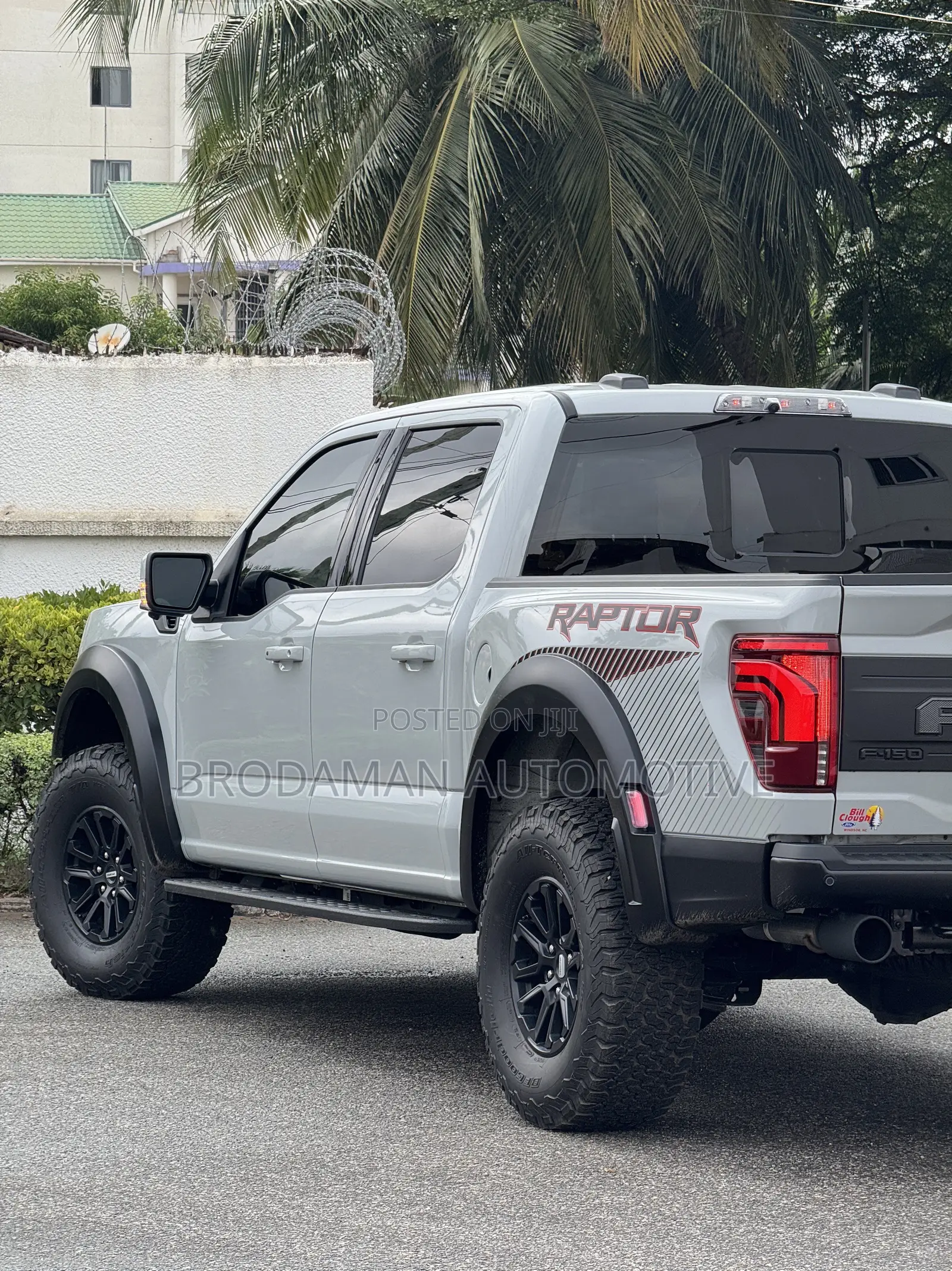 New Ford F-150 Raptor 4WD SuperCrew 5.5' Box 2025 Gray