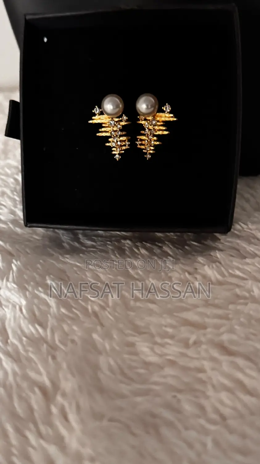 Hypoallergenic Pearl Classy Earring