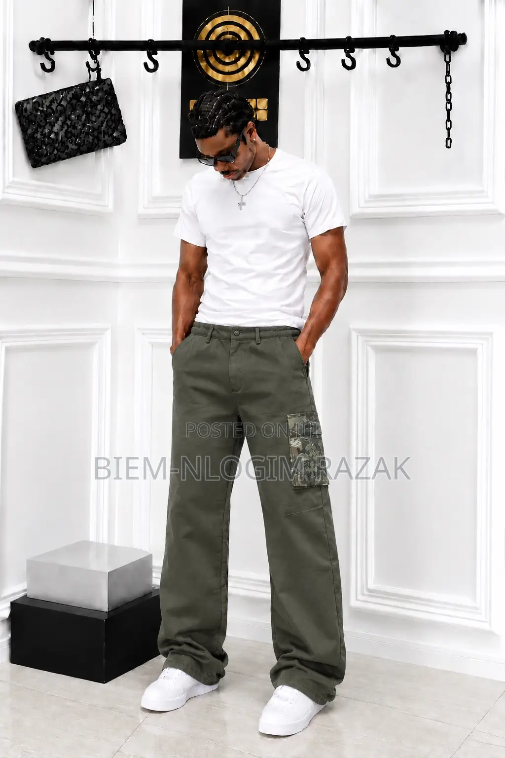 High Quality Single N Double Side Pocket Cargo Pants Available