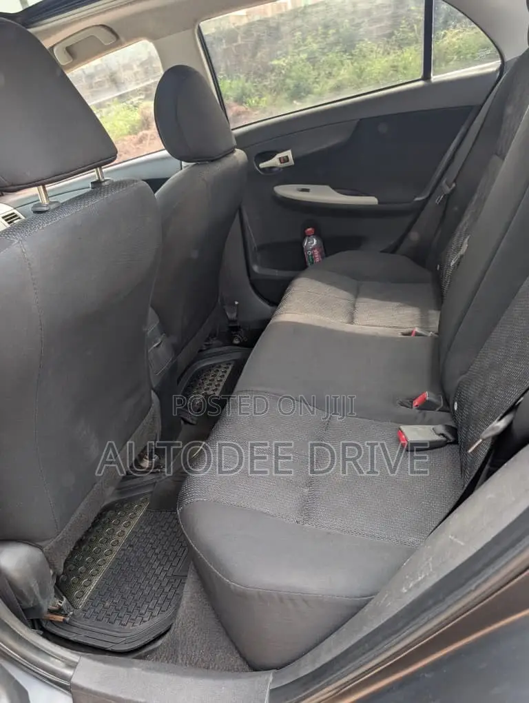 Toyota Corolla 2009 Gray
