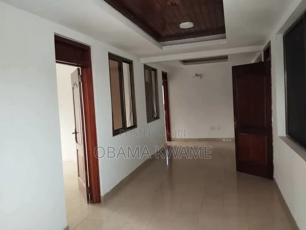 6bdrm House in Laryea Homes, Airport Residential Area for rent