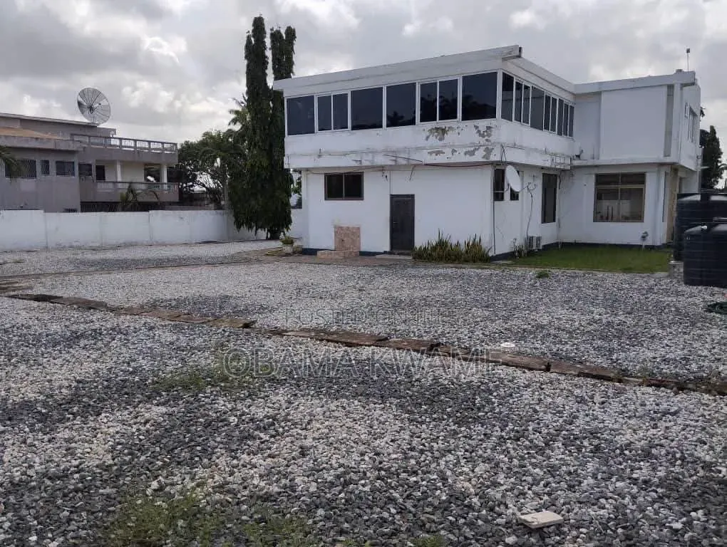 6bdrm House in Laryea Homes, Airport Residential Area for rent