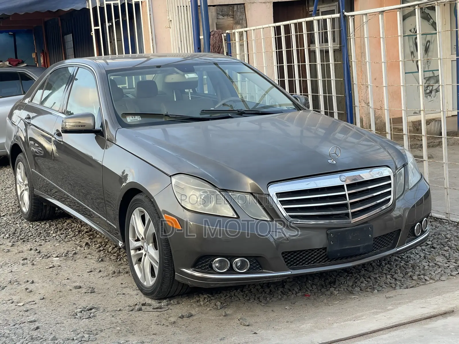 Mercedes-Benz E350 Base 4dr Sedan RWD (3.5L 6cyl 7A) 2010 Gold