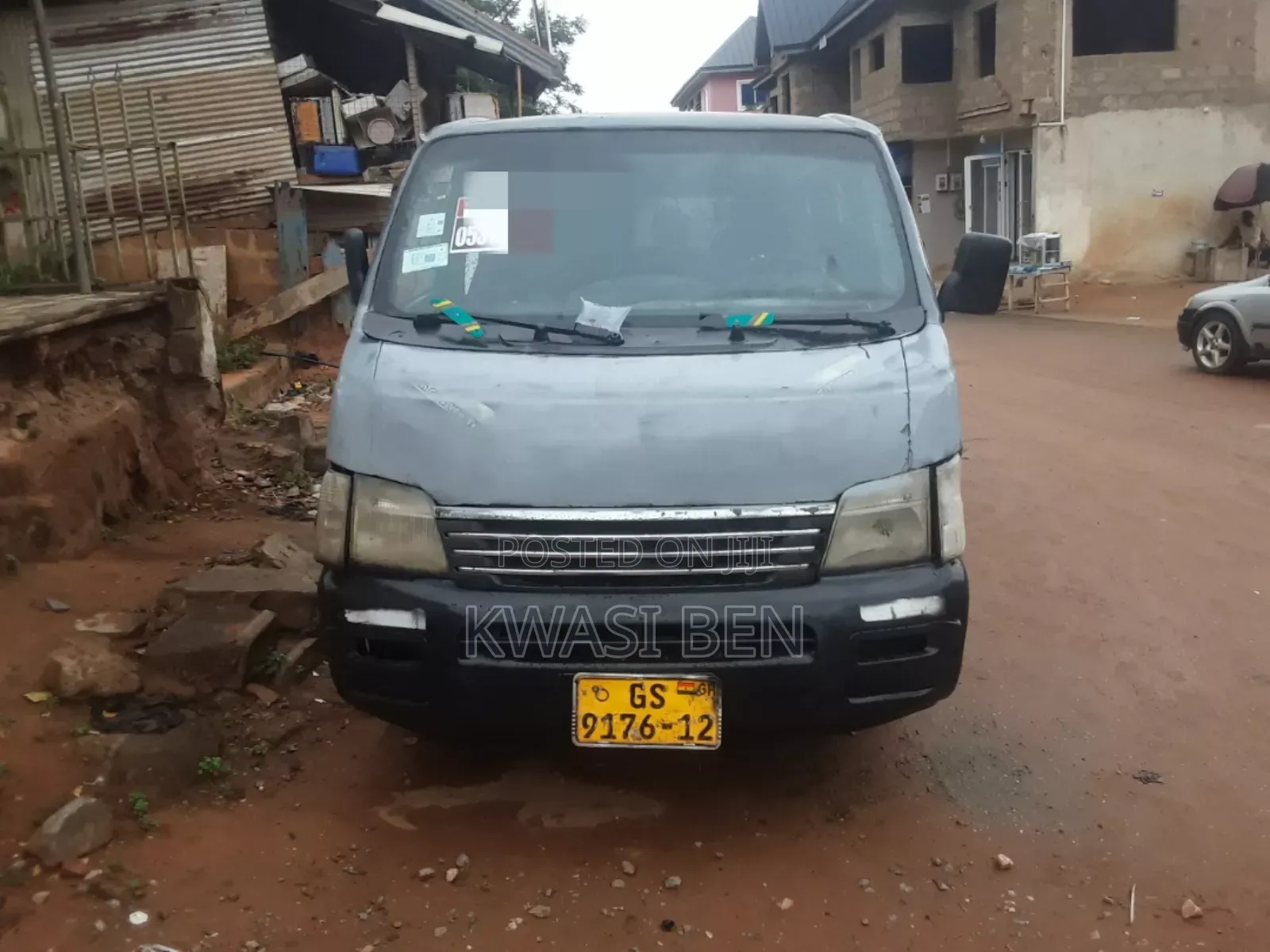 Nissan Caravan (Urvan) 2003 Grey