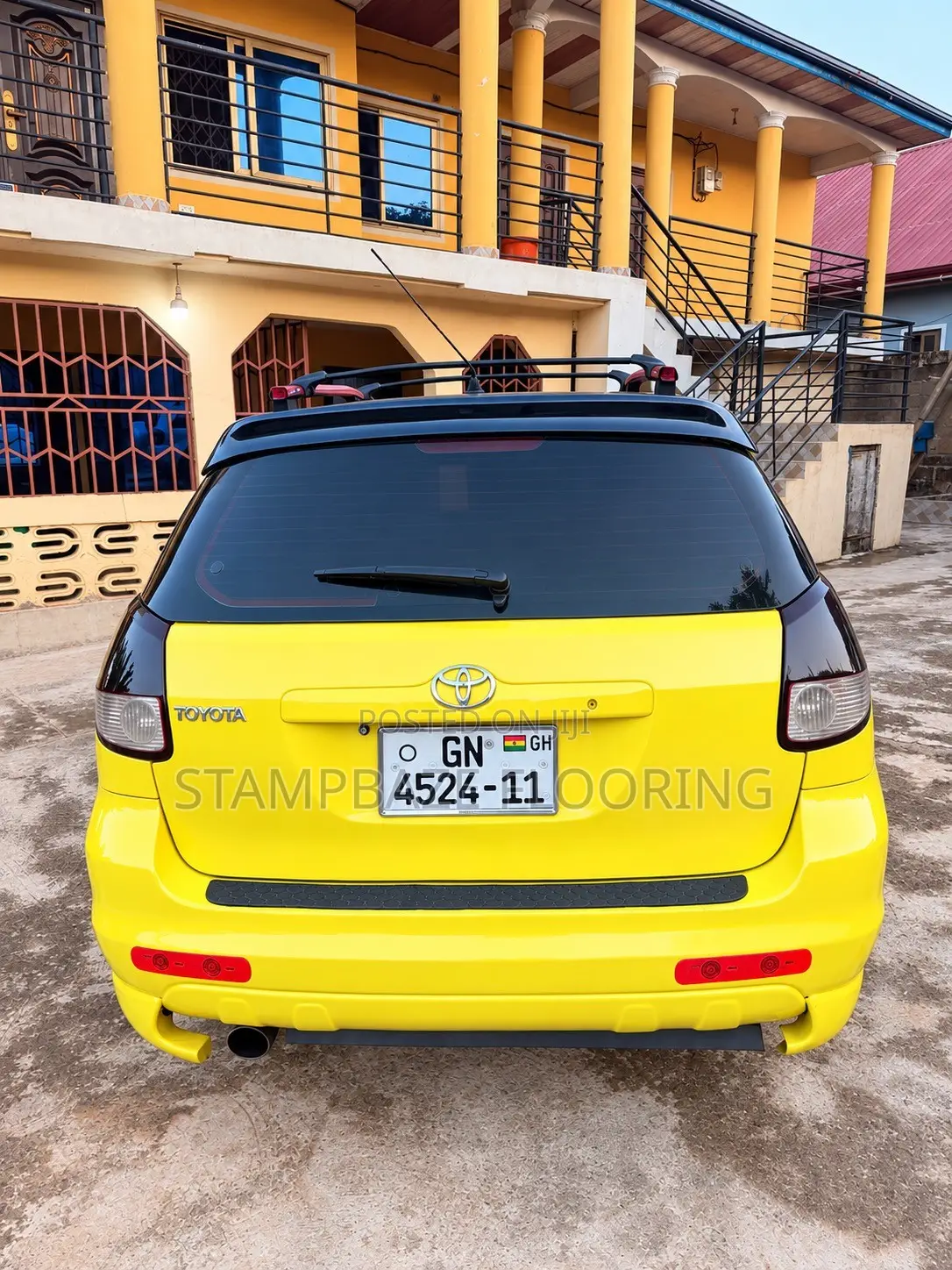 Toyota Matrix Hatchback FWD (1.8L 4cyl 5M) 2009 Yellow
