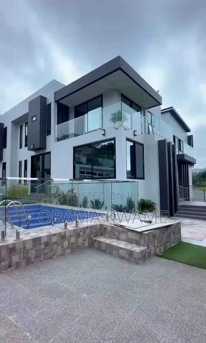 6bdrm Mansion in Laryea Homes, Aburi for sale
