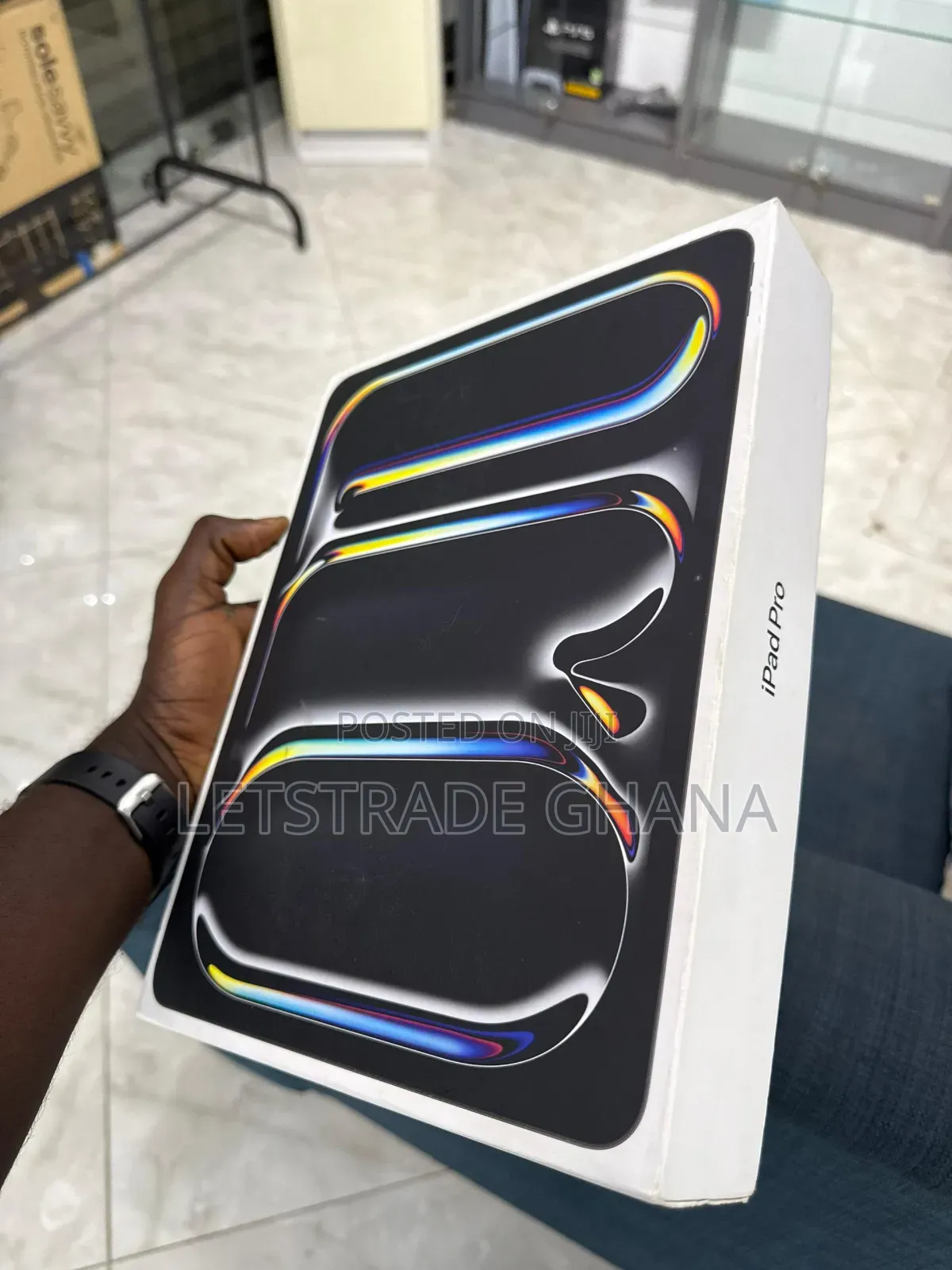 New Apple iPad Pro 13 (2025) 256 GB Black