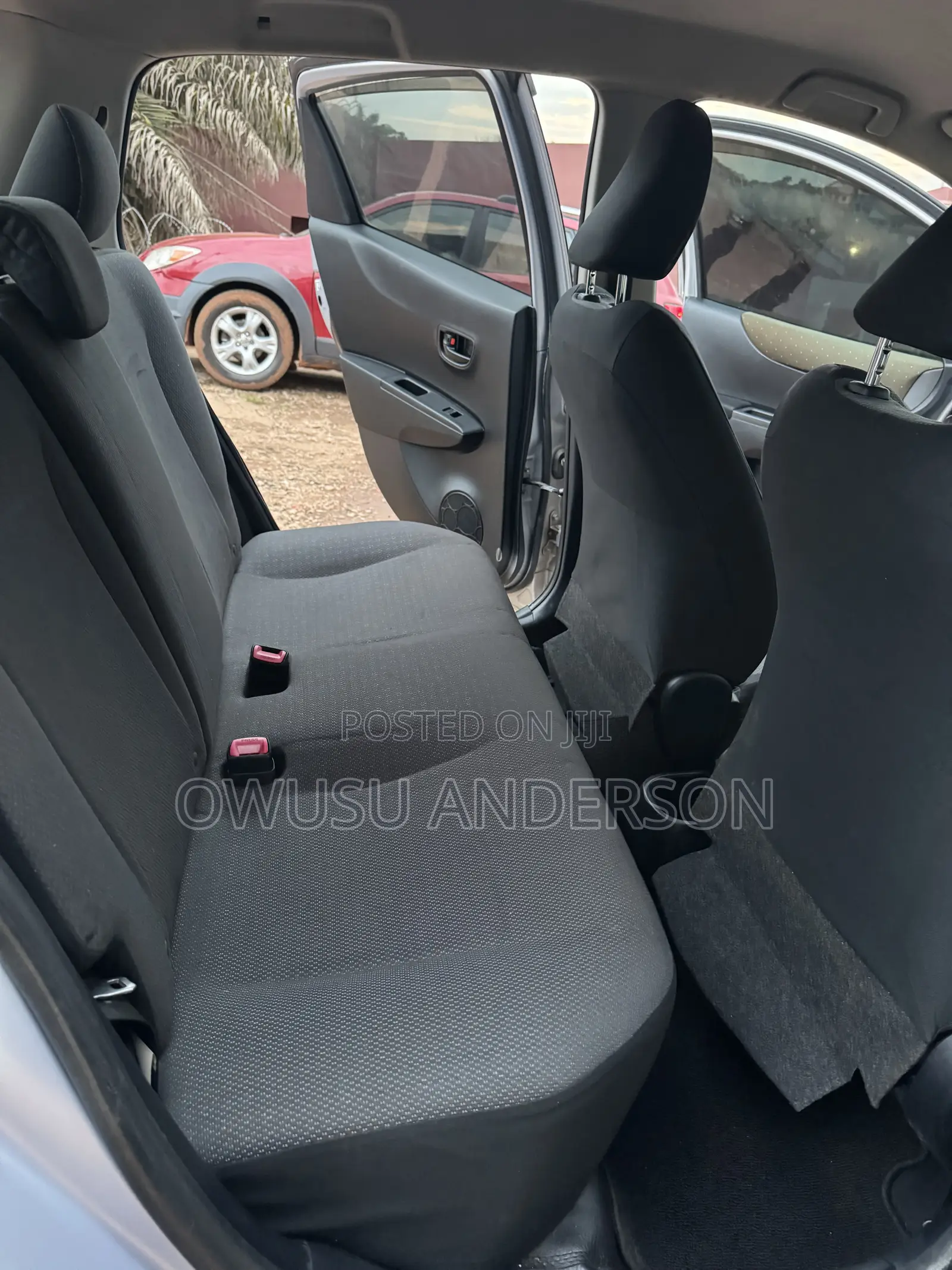 Toyota Vitz 2013 Silver