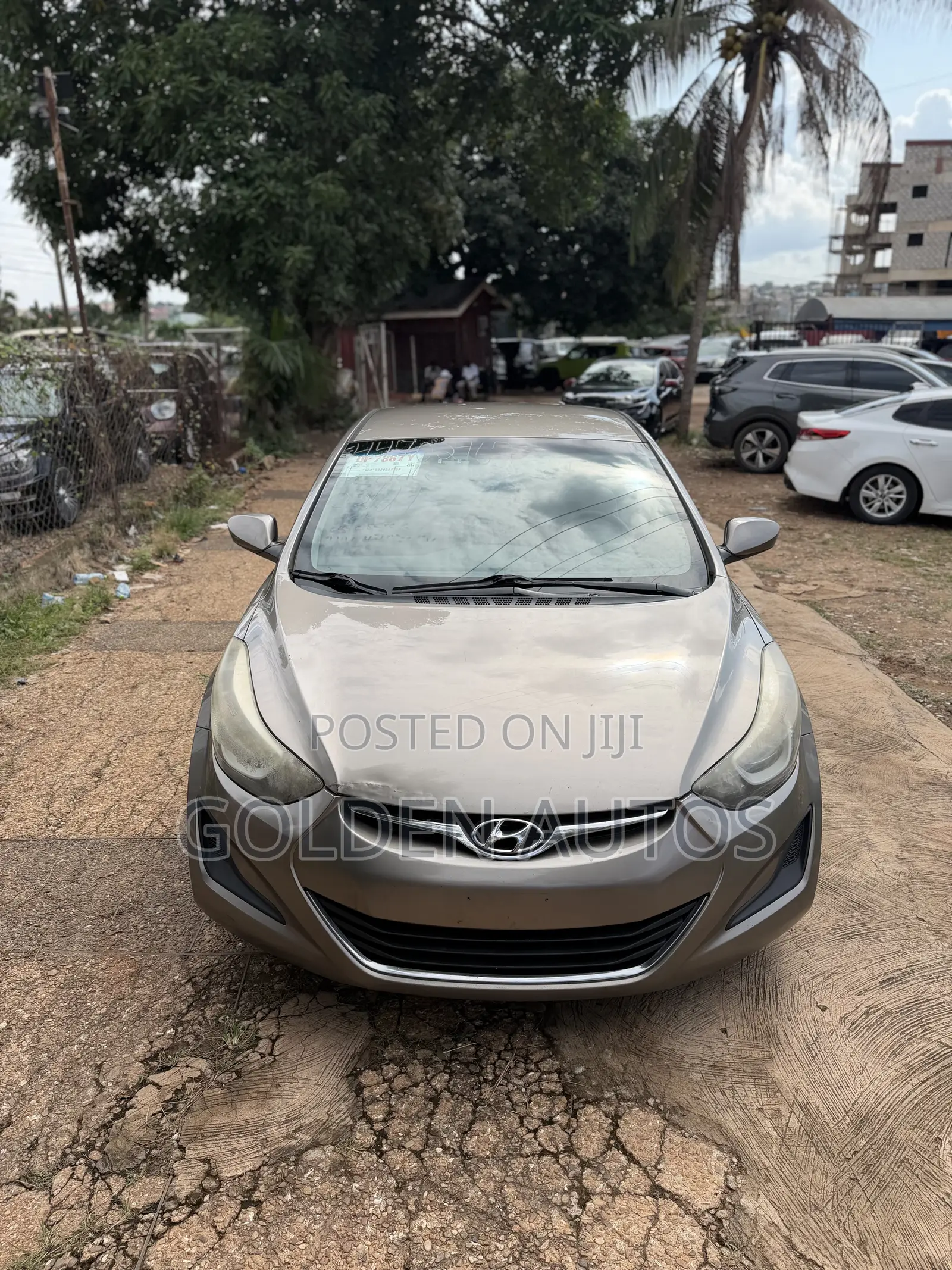 Hyundai Elantra SE Sedan FWD (1.8L 4cyl 6M) 2016 Ivory