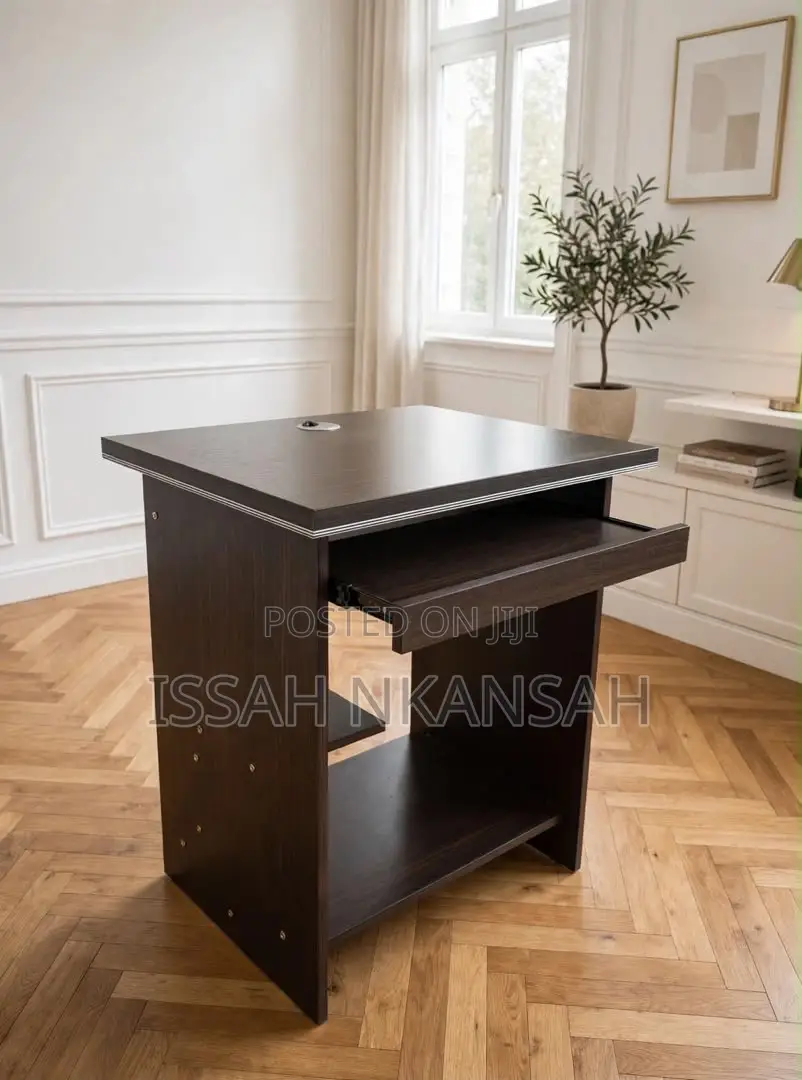 Small Computer Table With Keyboard Tray