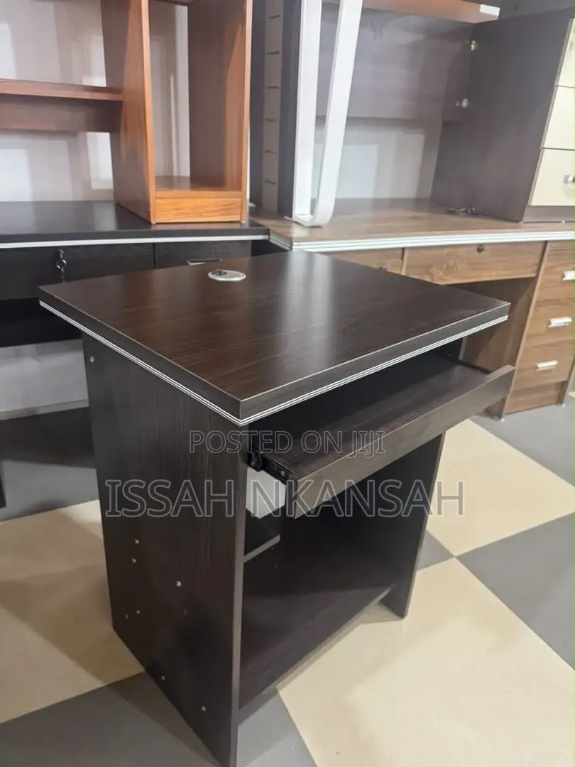 Small Computer Table With Keyboard Tray