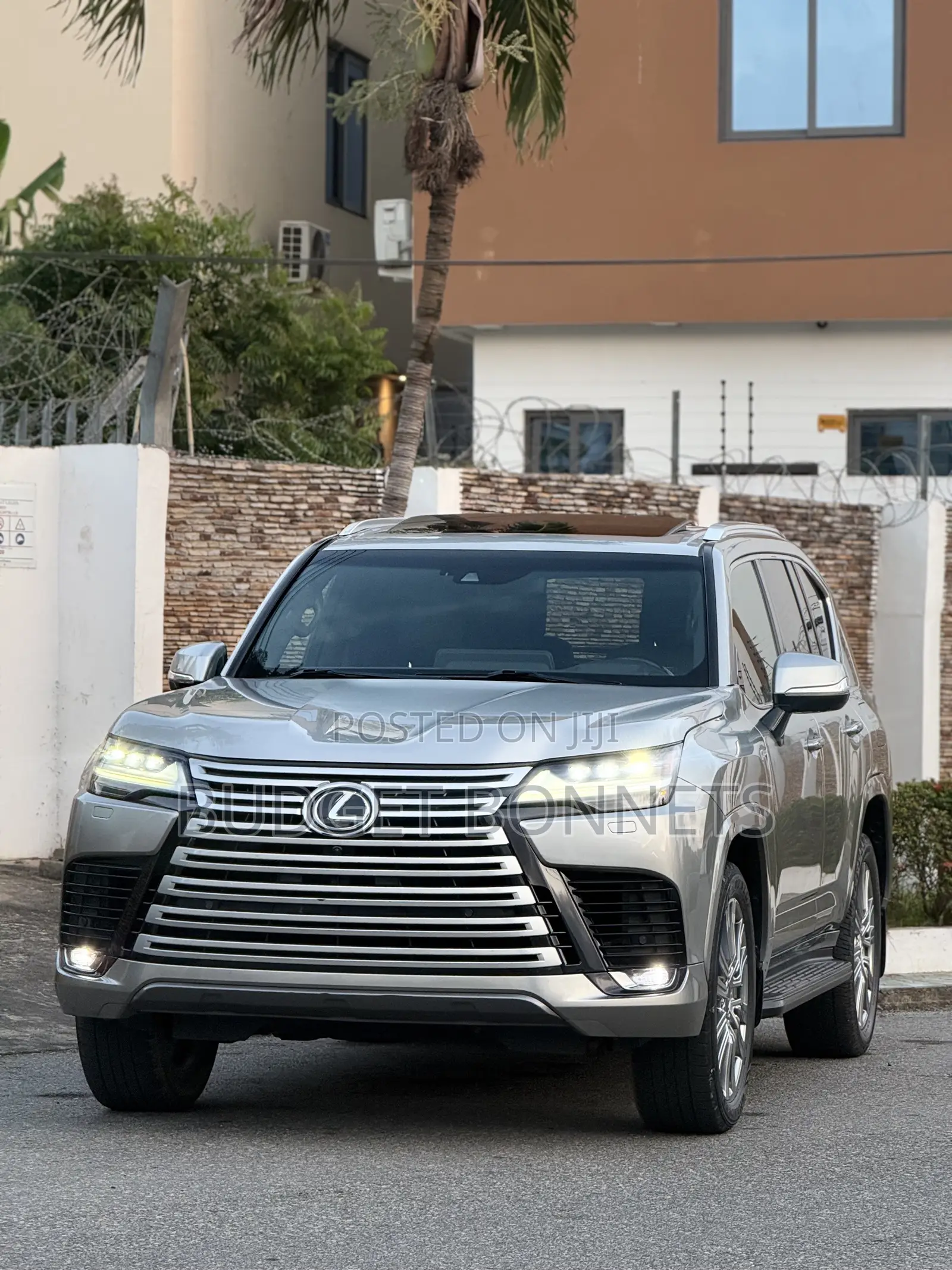 Lexus LX 600 2023 Gold