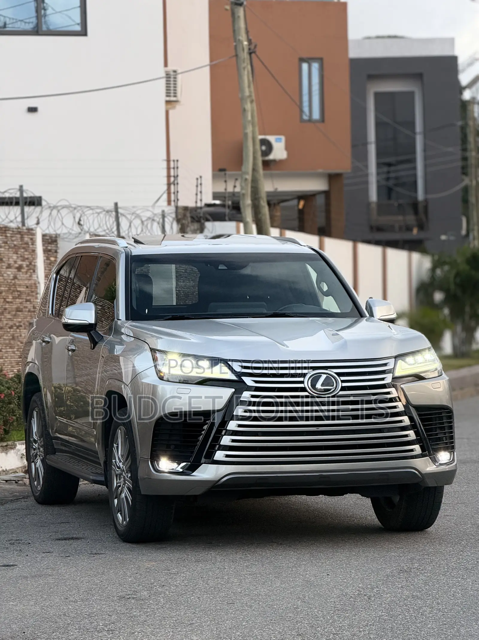 Lexus LX 600 2023 Gold