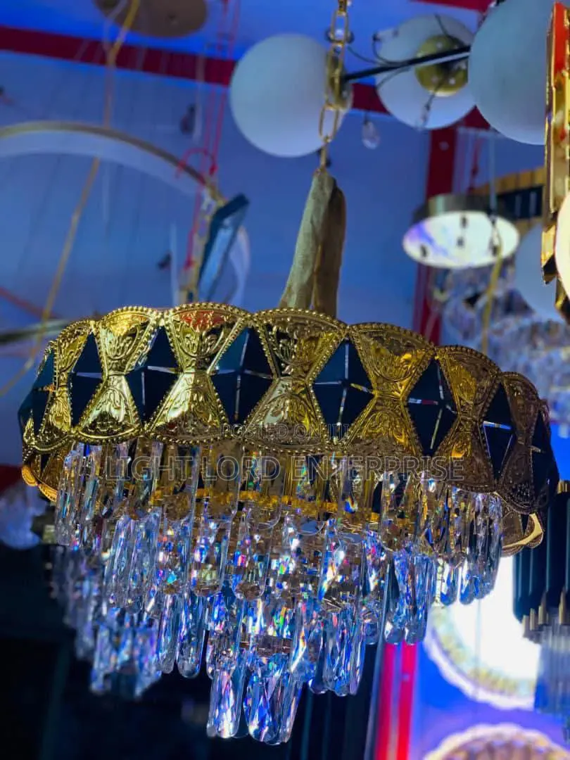 Dracula Star 400mm Chandelier Light
