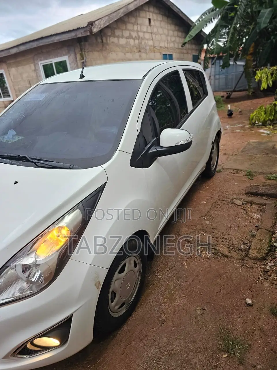 Chevrolet Spark 2LT 4dr Hatchback (1.2L 4cyl CVT) 2014 White