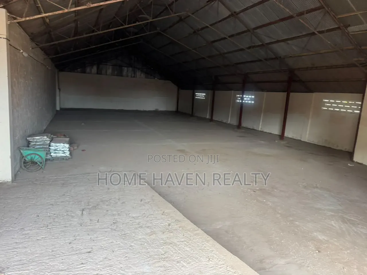 1250 Square Meter Warehouse for Rent at Circle Avenor