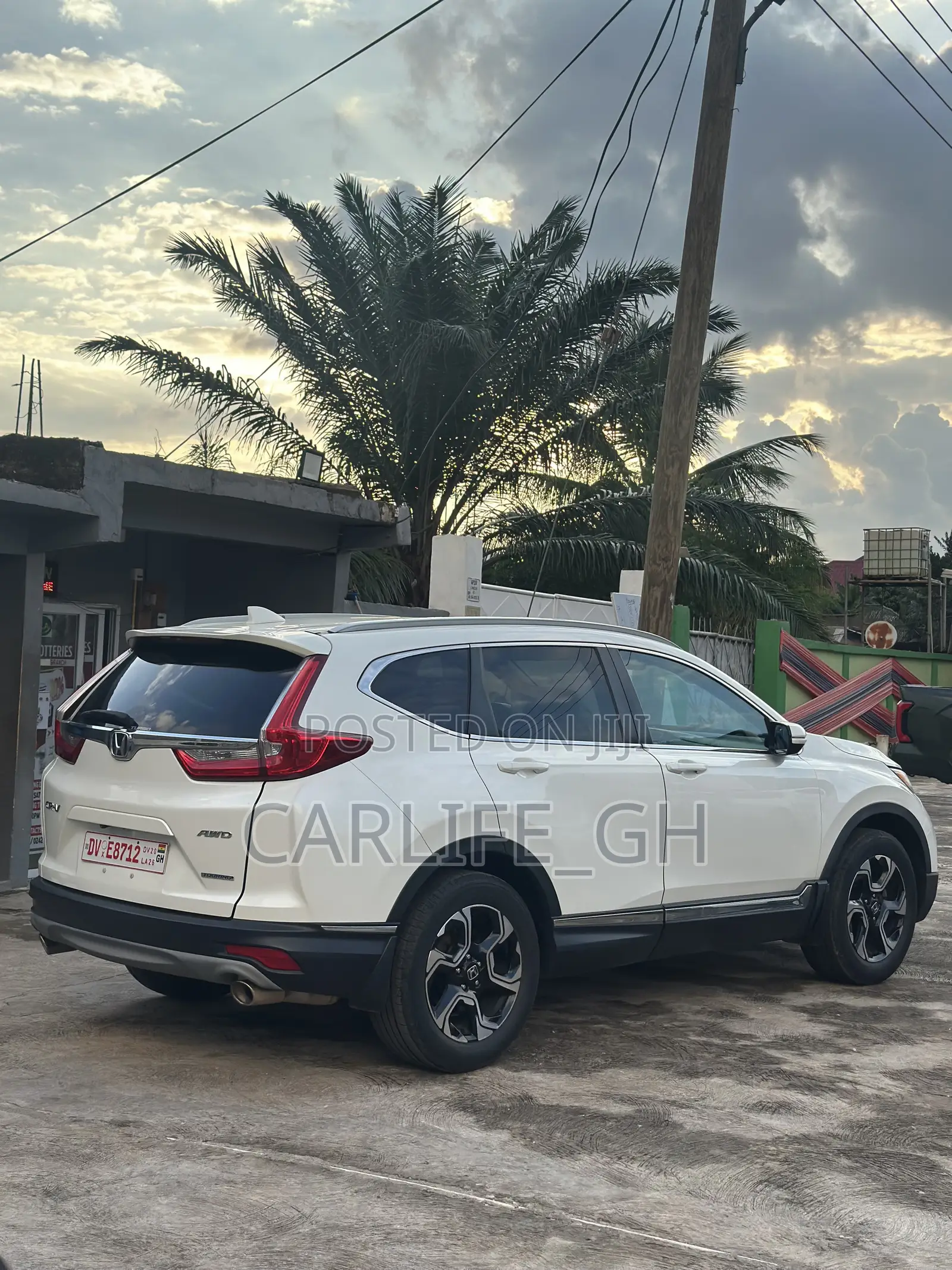 Honda CR-V Touring AWD 2018 White