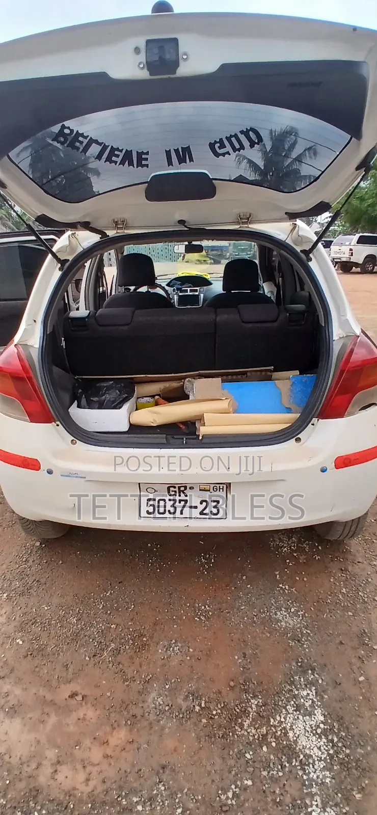 Toyota Vitz 2010 White