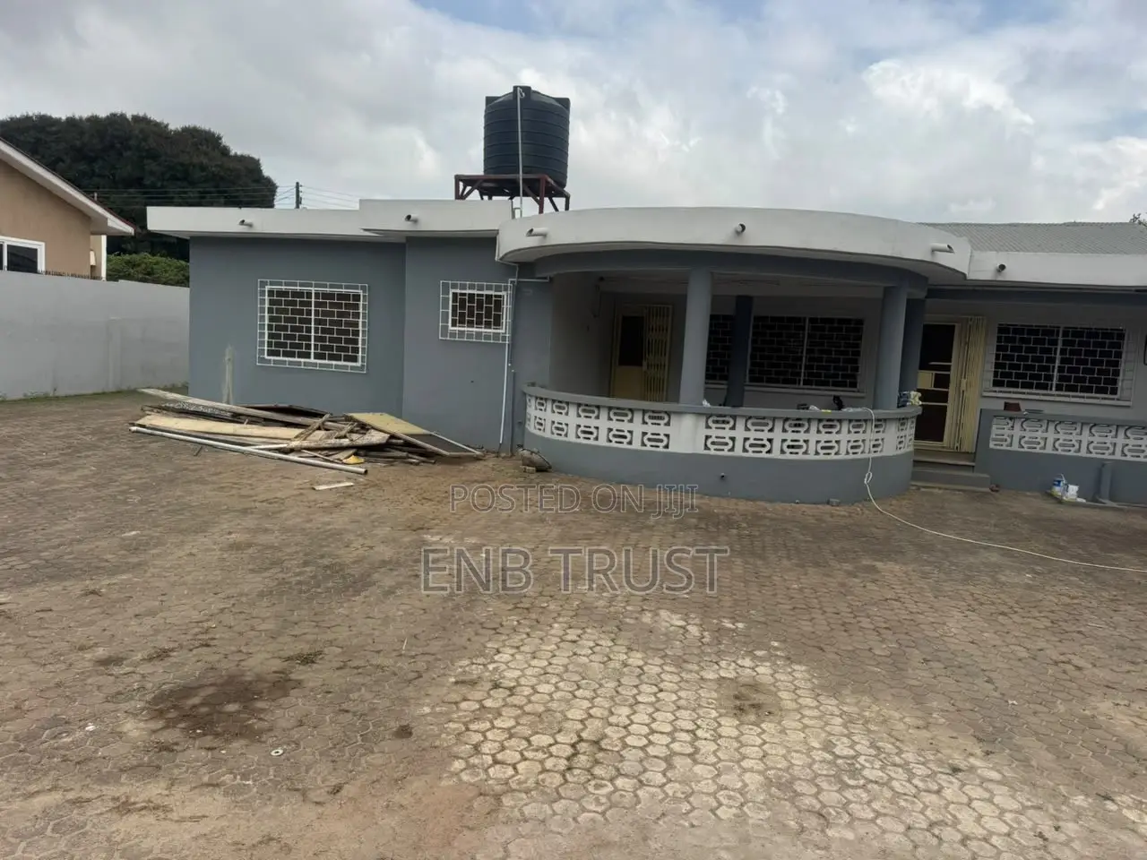 3bdrm House in Cfc Estate for rent