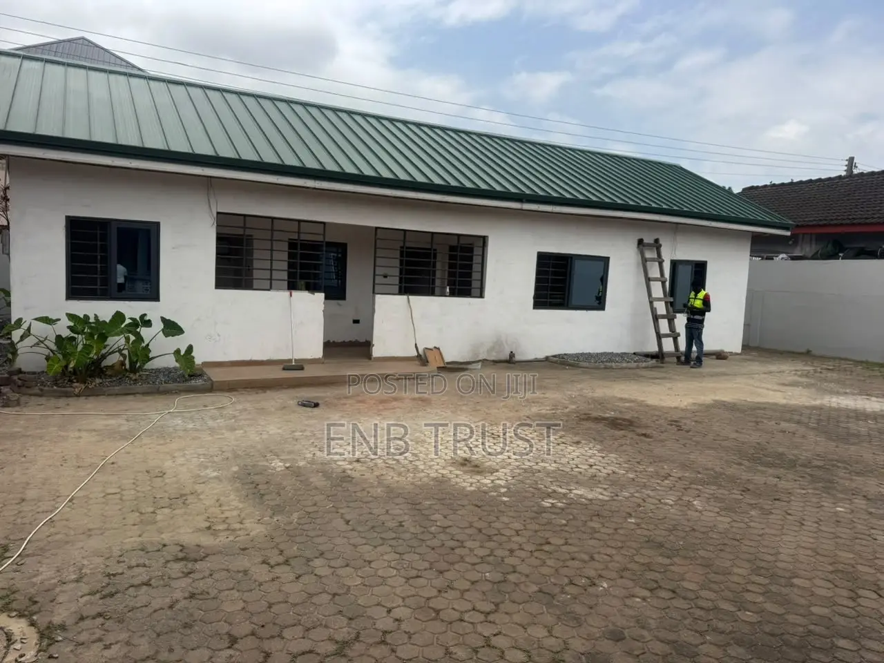3bdrm House in Cfc Estate for rent