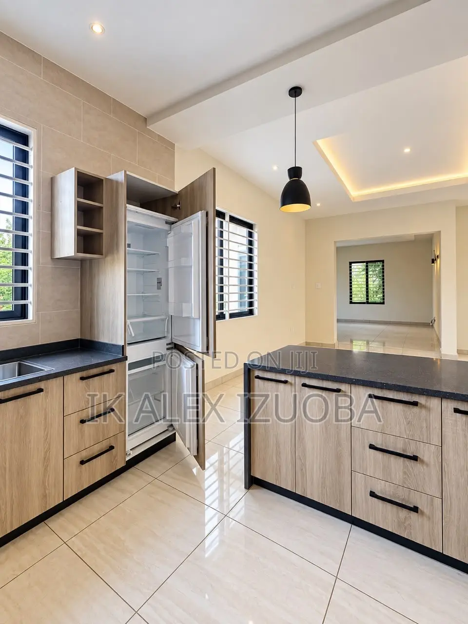 4bdrm House in Lakeside Community 8 for sale