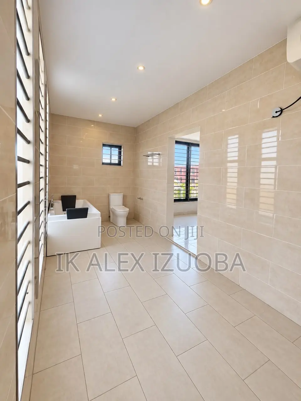 4bdrm House in Lakeside Community 8 for sale