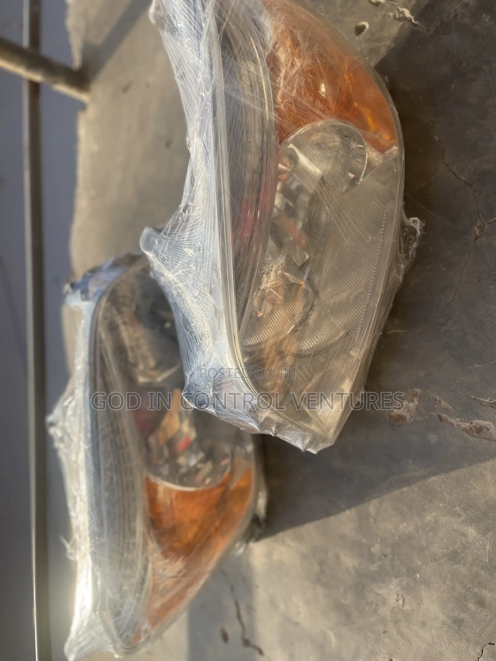RAV4 2010 Headlight Pair