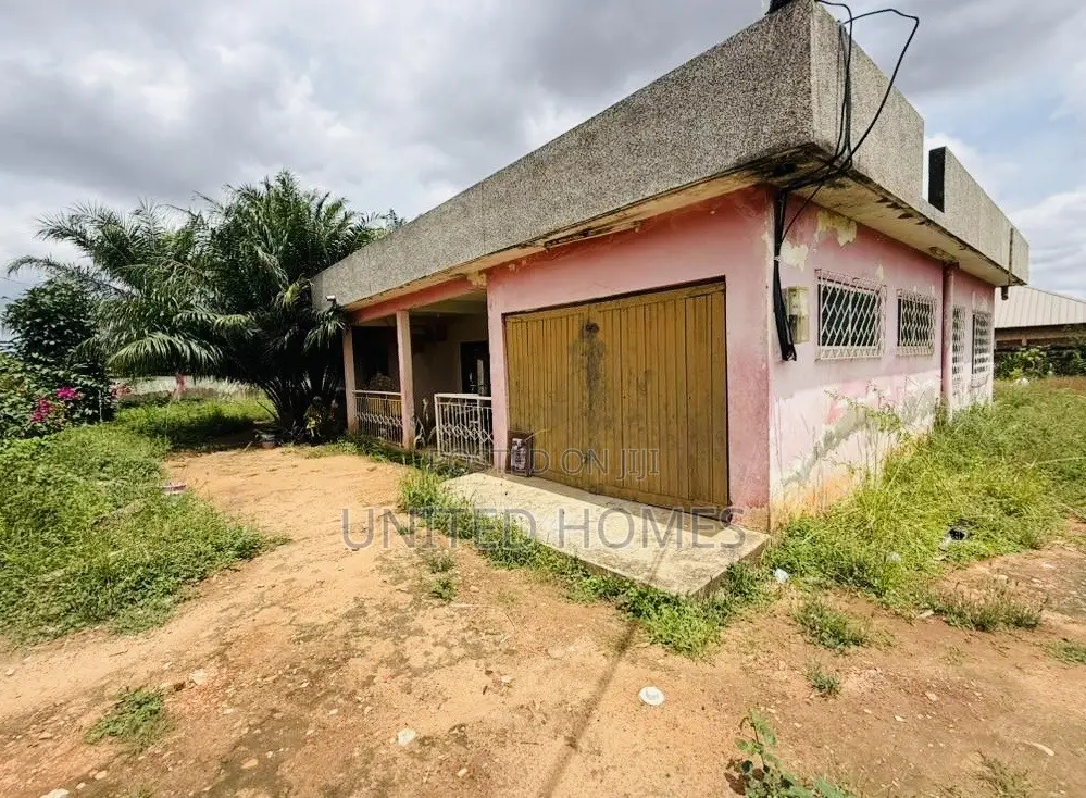 4bdrm House in Achimota for sale