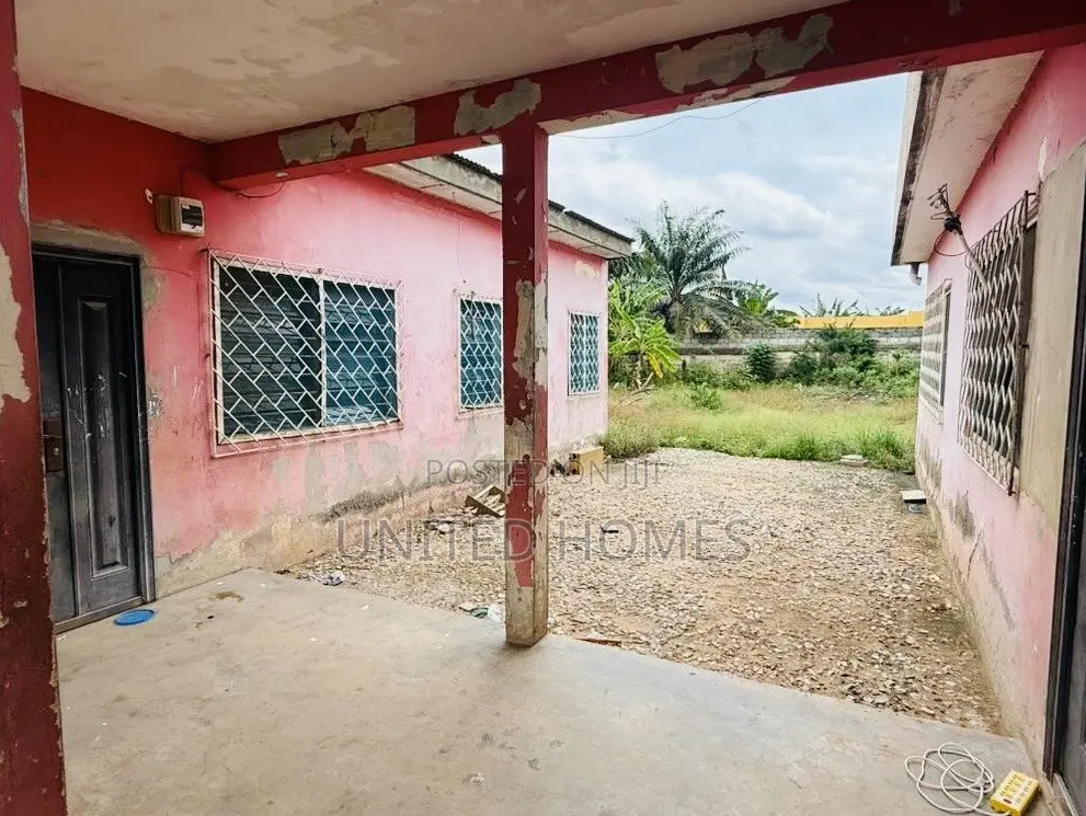 4bdrm House in Achimota for sale