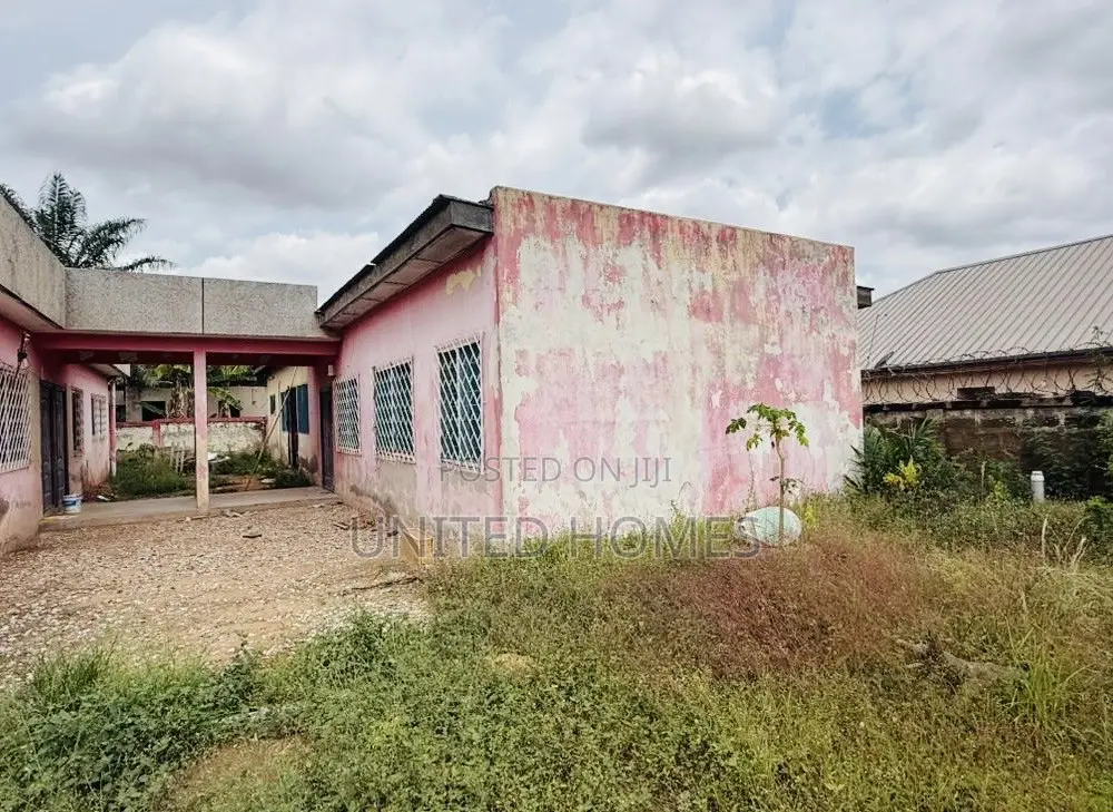 4bdrm House in Achimota for sale