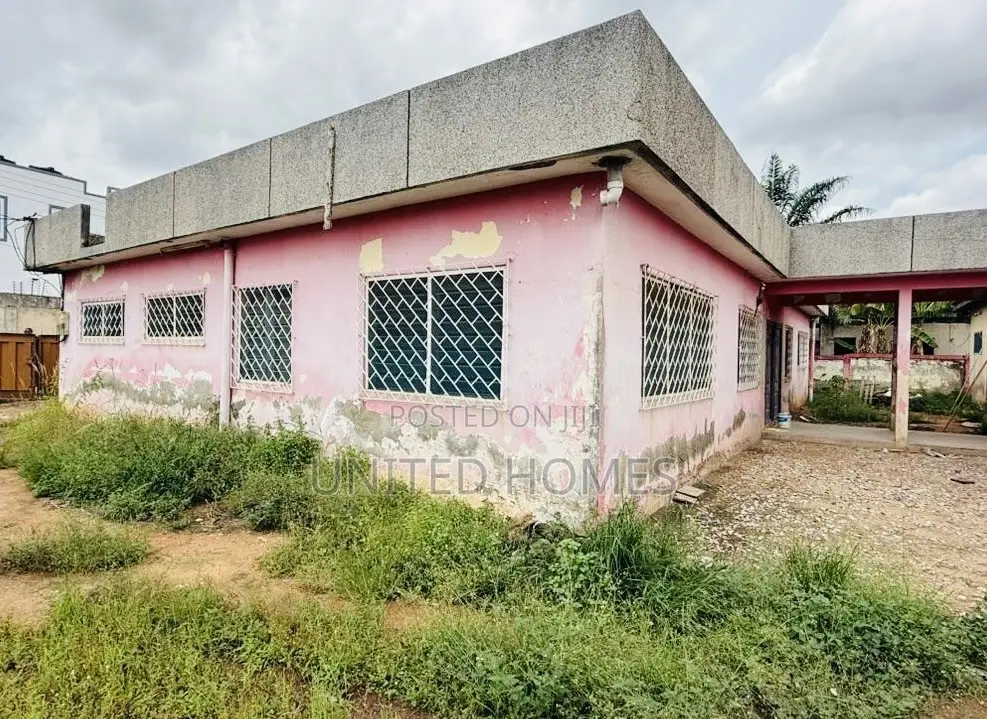 4bdrm House in Achimota for sale