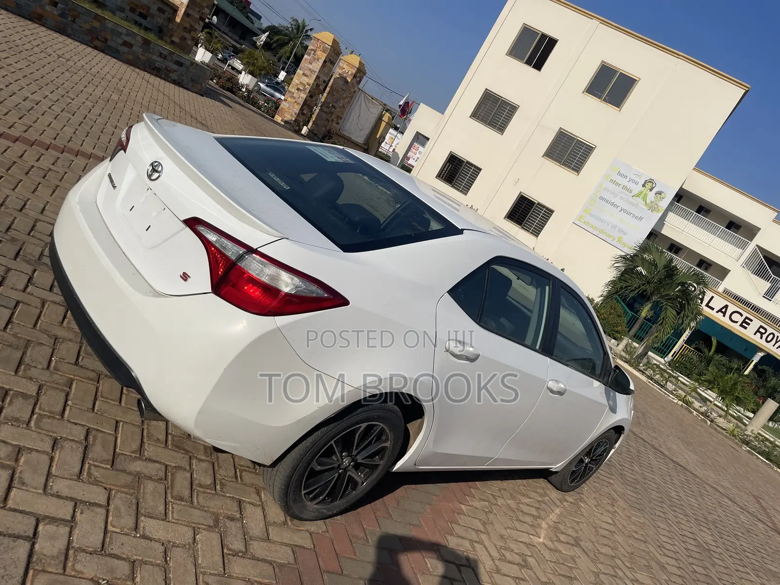 Toyota Corolla S 4dr Sedan (1.8L 4cyl CVT) 2015 White