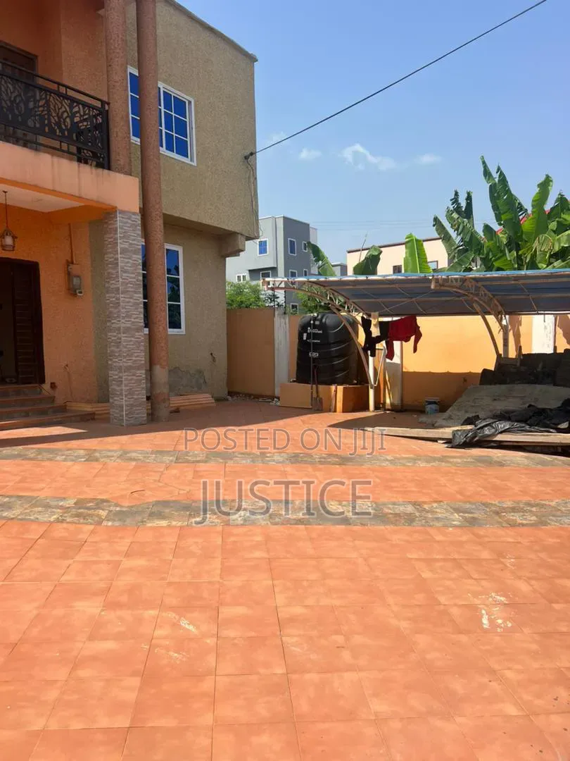 4bdrm House in Kwabenya for sale