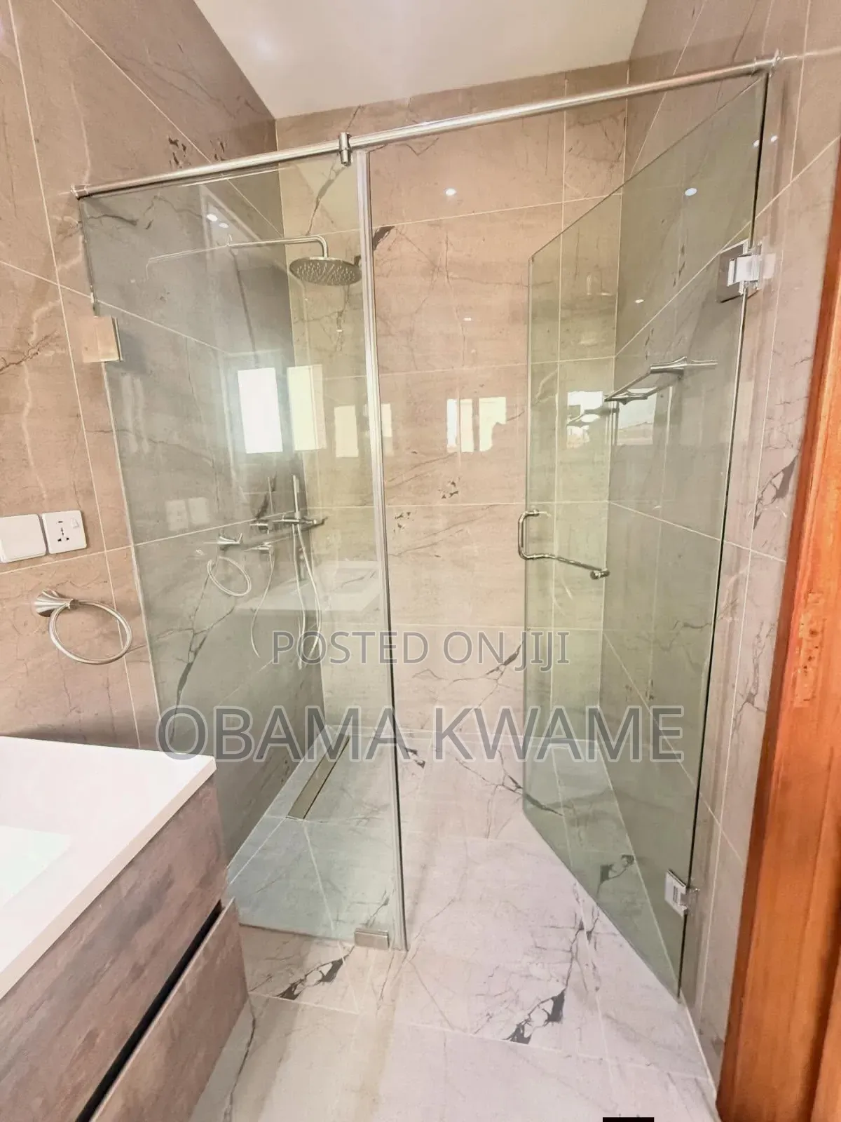 4bdrm House in Laryea Homes, A&C Mall Area for rent