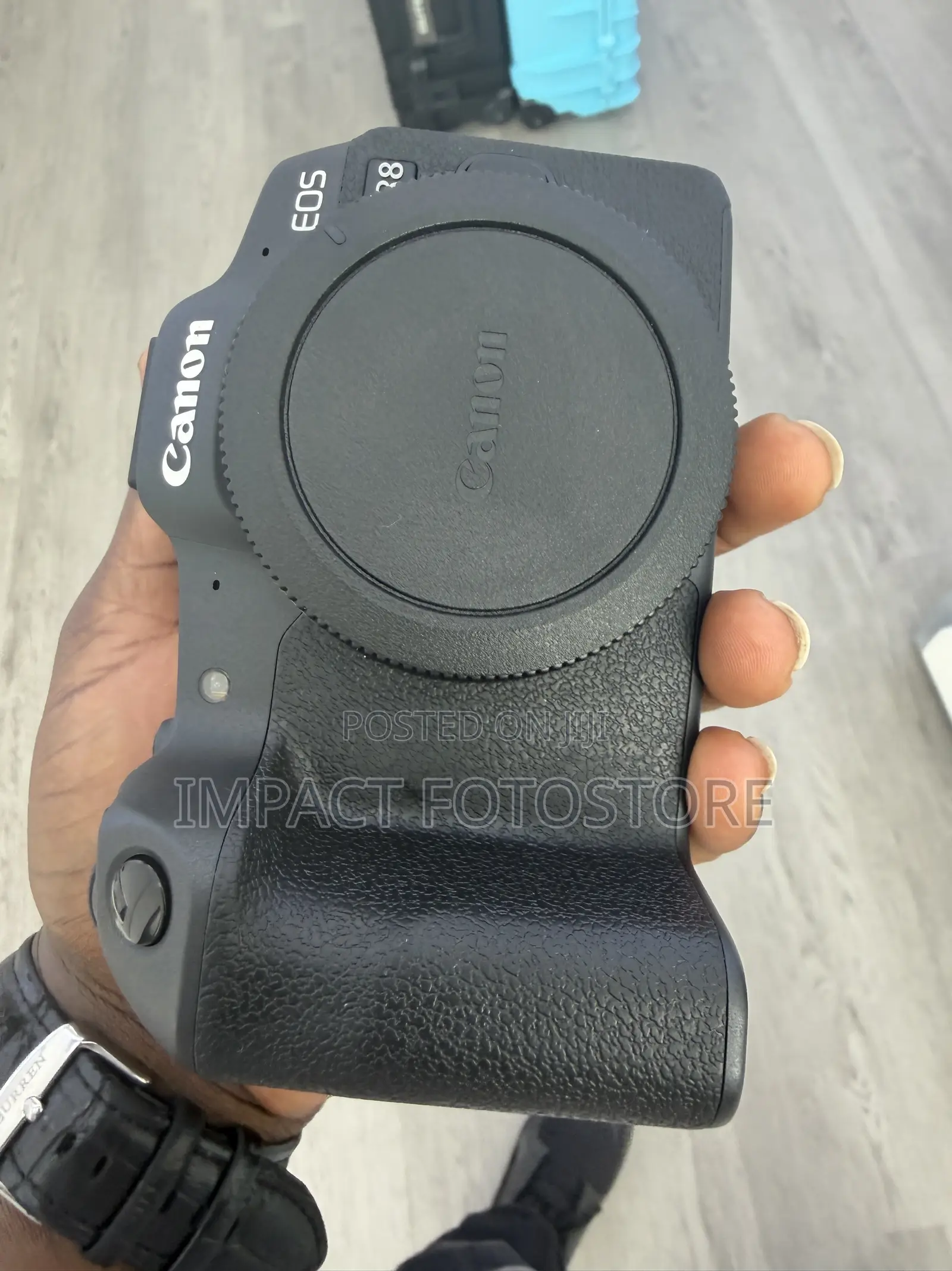 Canon R8 Like New