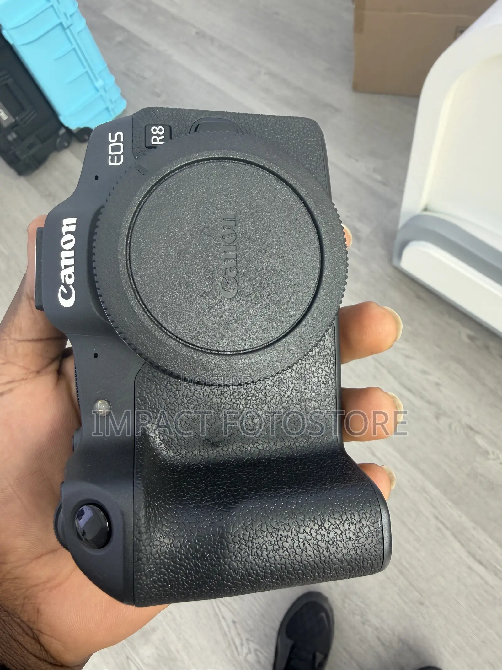 Canon R8 Like New