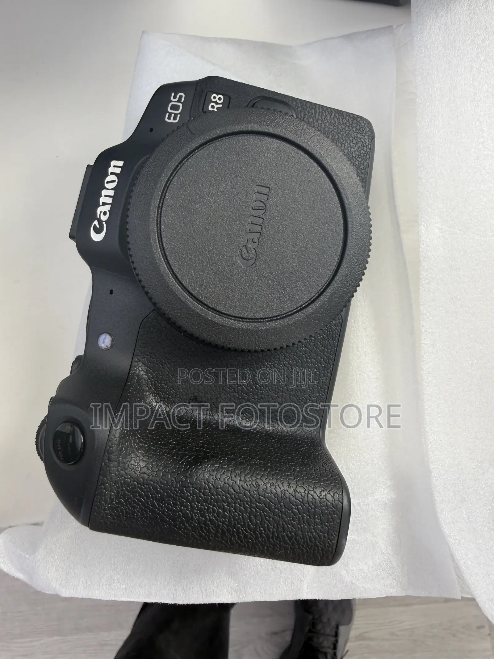 Canon R8 Like New