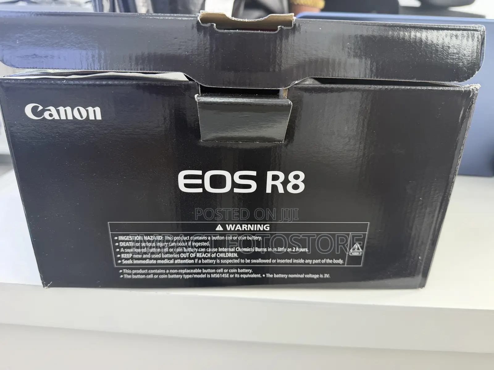 Canon R8 Like New