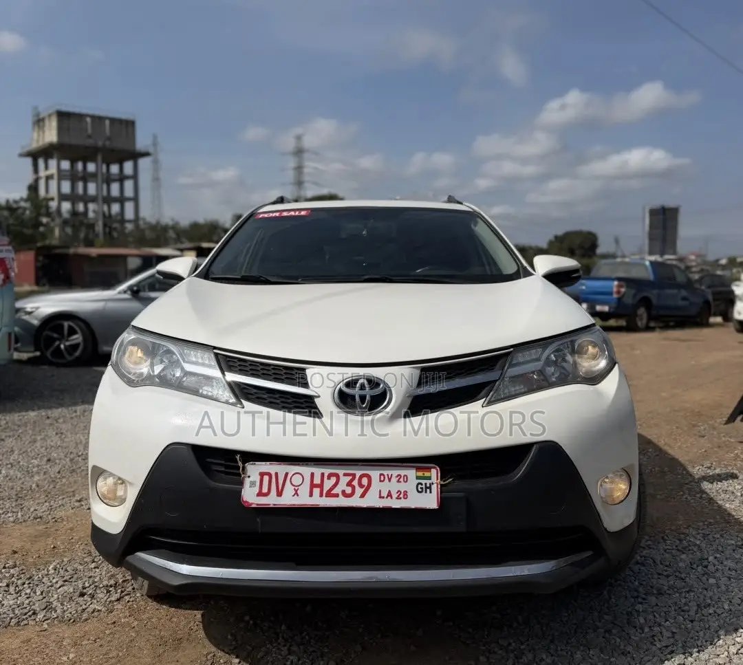 Toyota RAV4 XLE 4dr SUV AWD (2.5L 4cyl 6A) 2015 White