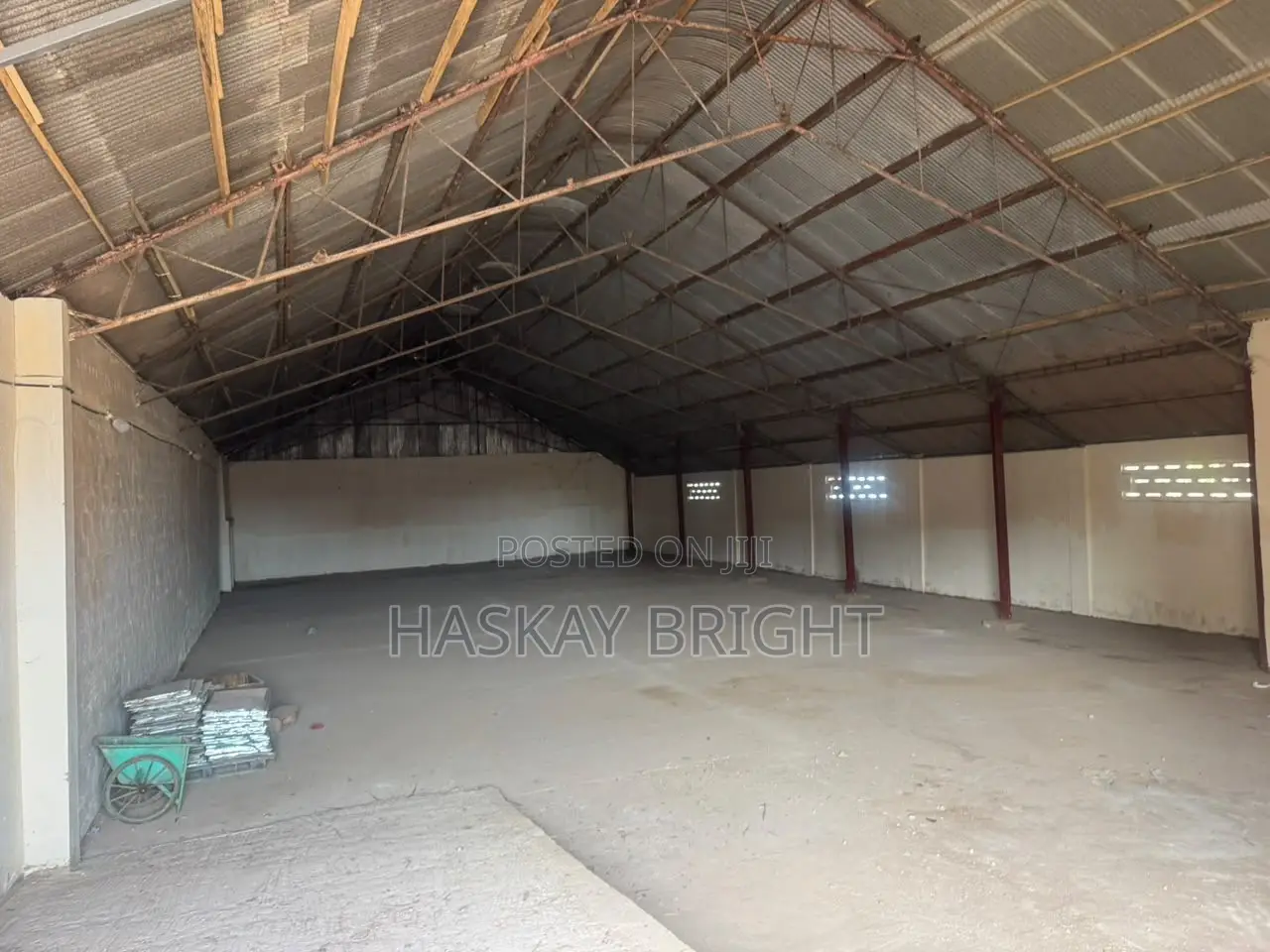 625 SQM Warehouse for Rent at Avenor Close to Circle