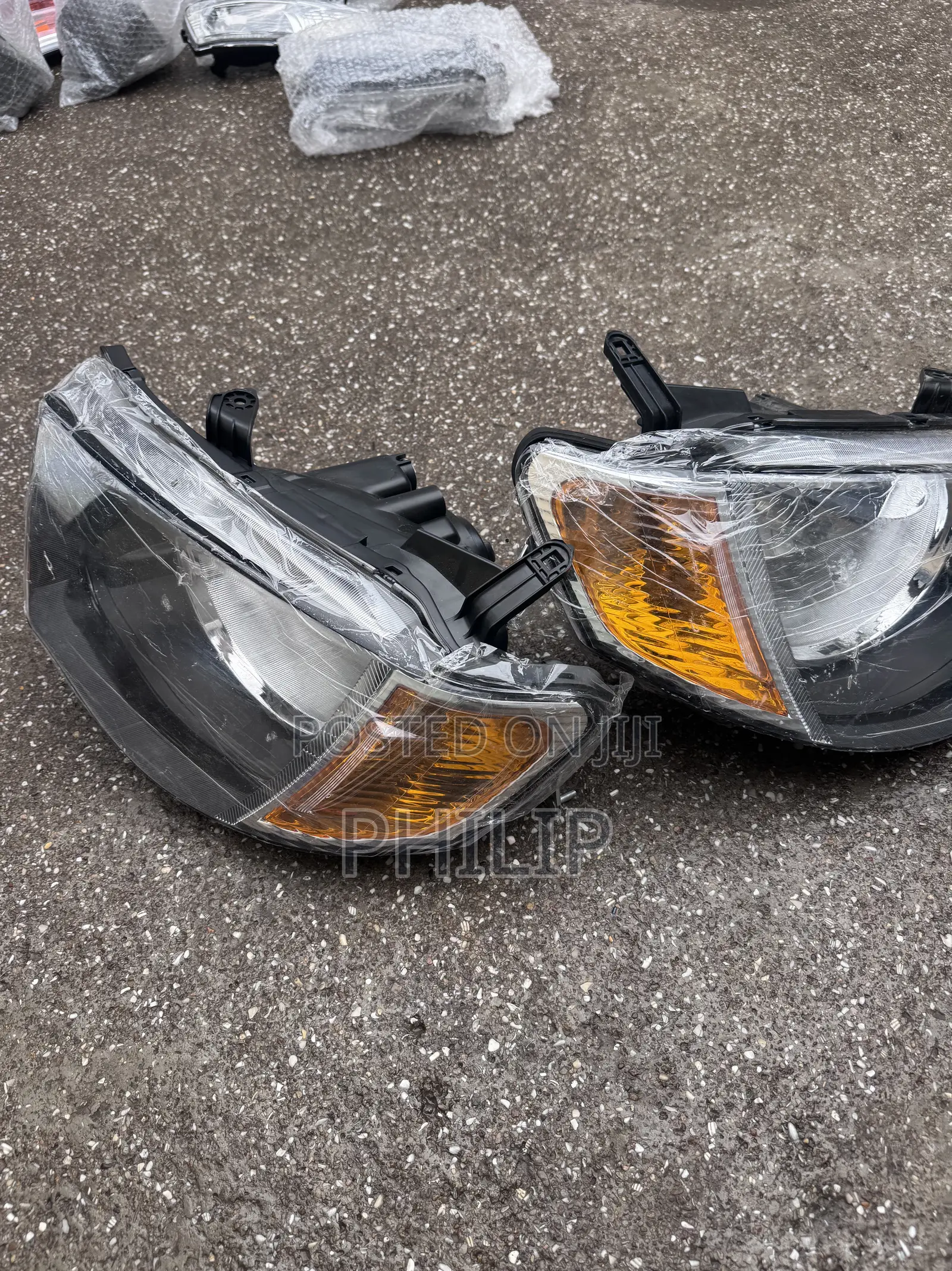 Mitsubishi L200 Headlight Pair