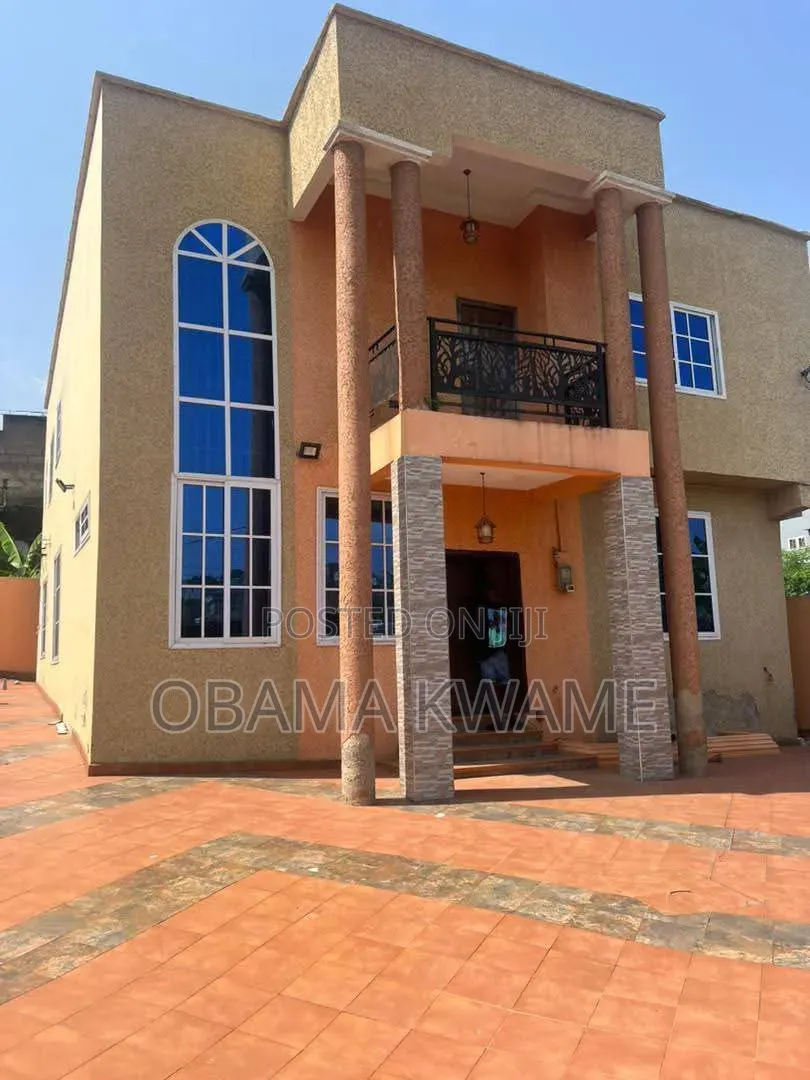 4bdrm House in Laryea Homes, Kwabenya for sale