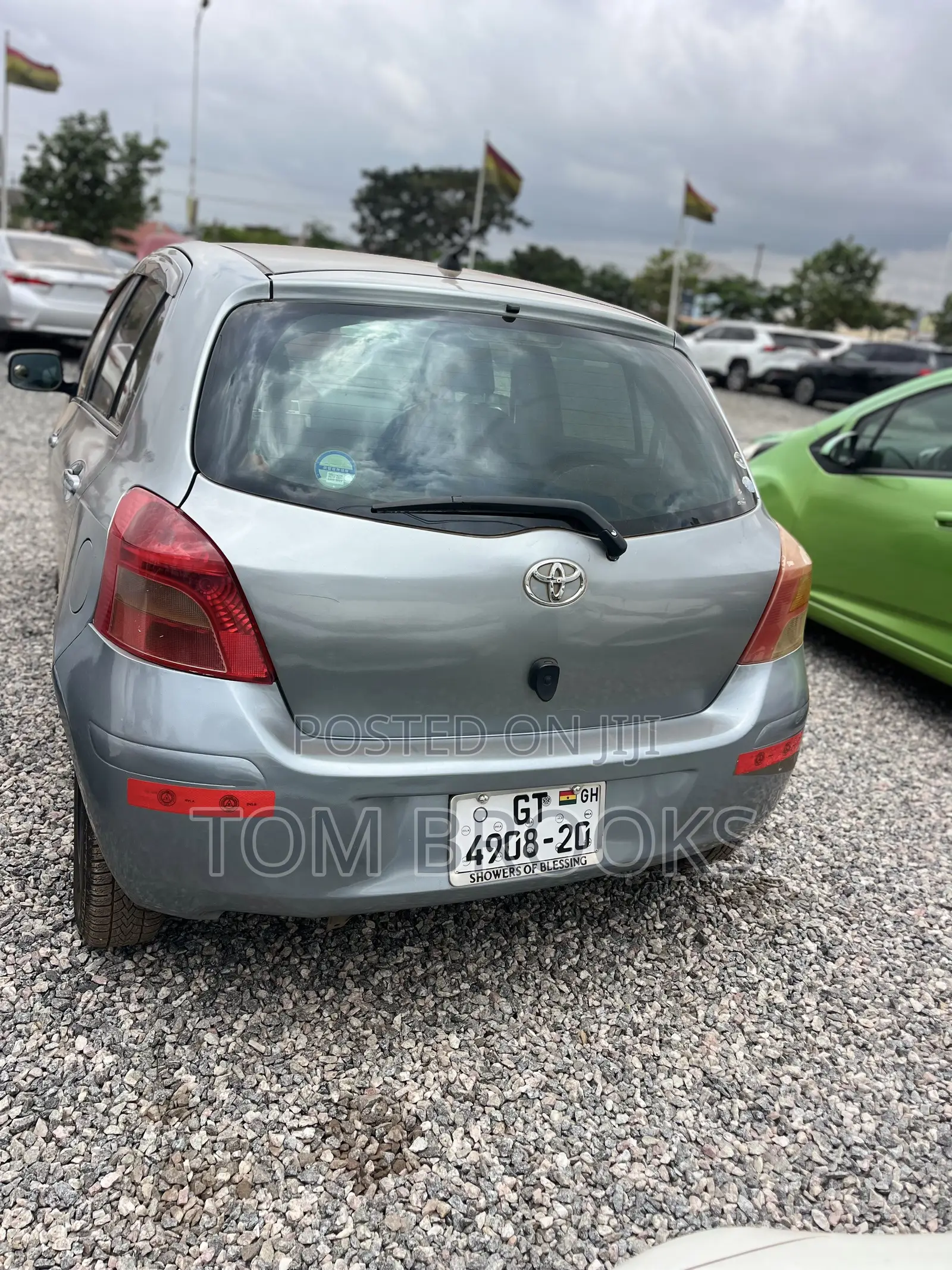 Toyota Vitz 2010 Gray