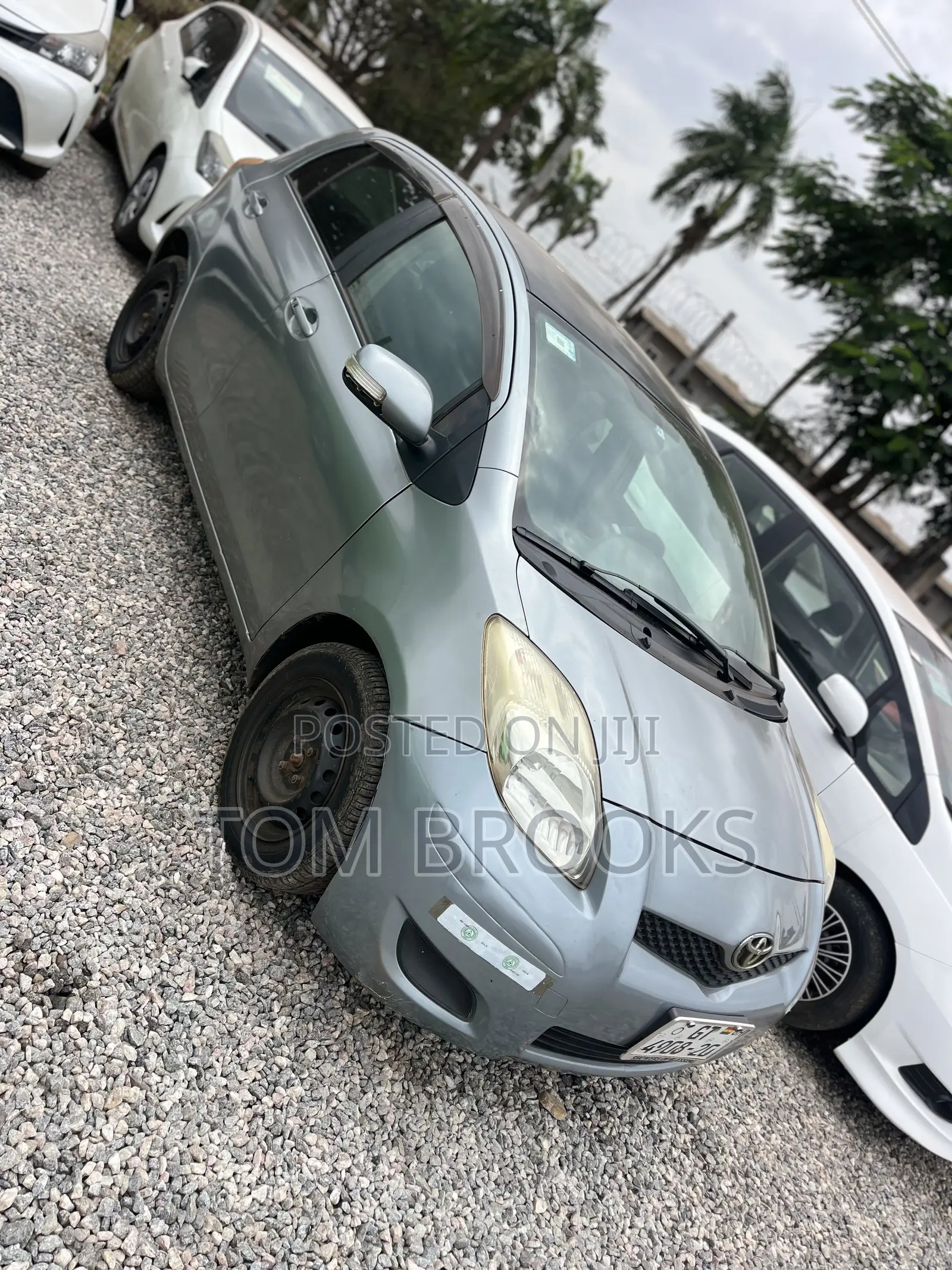 Toyota Vitz 2010 Gray